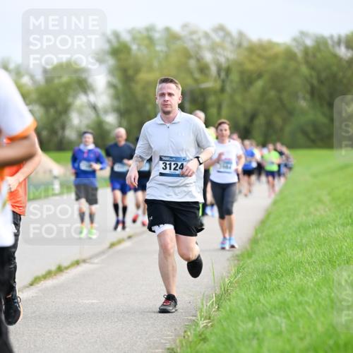 07.04.2024 - 43. Internationalen Wilhelmsburger Insellauf Dr. Thomas Lammeyer http://msf.ph/oto/6049499 07.04.2024 11:15:03 Laufen 3124 meine-sportfotos.de