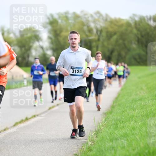 07.04.2024 - 43. Internationalen Wilhelmsburger Insellauf Dr. Thomas Lammeyer http://msf.ph/oto/6049501 07.04.2024 11:15:04 Laufen 3124, 3100 meine-sportfotos.de