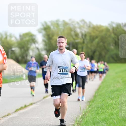 07.04.2024 - 43. Internationalen Wilhelmsburger Insellauf Dr. Thomas Lammeyer http://msf.ph/oto/6049503 07.04.2024 11:15:04 Laufen 3124 meine-sportfotos.de