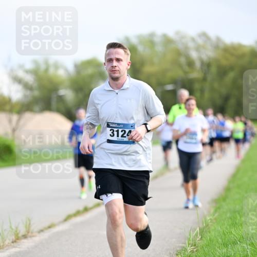 07.04.2024 - 43. Internationalen Wilhelmsburger Insellauf Dr. Thomas Lammeyer http://msf.ph/oto/6049512 07.04.2024 11:15:05 Laufen 3124 meine-sportfotos.de