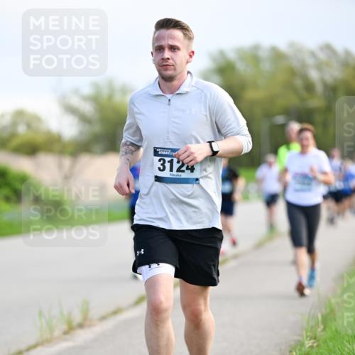 07.04.2024 - 43. Internationalen Wilhelmsburger Insellauf Dr. Thomas Lammeyer http://msf.ph/oto/6049516 07.04.2024 11:15:05 Laufen 3124 meine-sportfotos.de