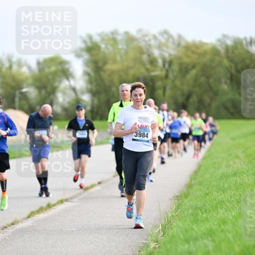 07.04.2024 - 43. Internationalen Wilhelmsburger Insellauf Dr. Thomas Lammeyer http://msf.ph/oto/6049519 07.04.2024 11:15:07 Laufen 3984 meine-sportfotos.de