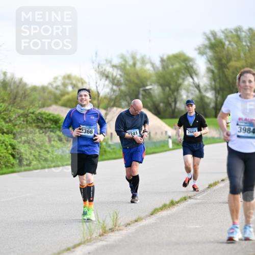 07.04.2024 - 43. Internationalen Wilhelmsburger Insellauf Dr. Thomas Lammeyer http://msf.ph/oto/6049525 07.04.2024 11:15:08 Laufen 2366, 241, 266, 3984 meine-sportfotos.de