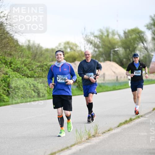 07.04.2024 - 43. Internationalen Wilhelmsburger Insellauf Dr. Thomas Lammeyer http://msf.ph/oto/6049529 07.04.2024 11:15:08 Laufen 1241, 2366, 2668 meine-sportfotos.de