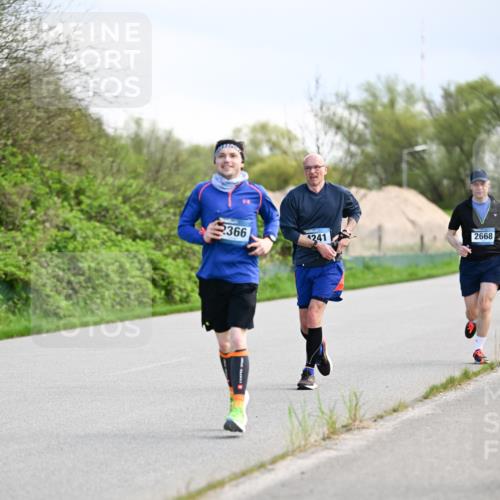 07.04.2024 - 43. Internationalen Wilhelmsburger Insellauf Dr. Thomas Lammeyer http://msf.ph/oto/6049530 07.04.2024 11:15:08 Laufen 2668, 2366, 1241 meine-sportfotos.de