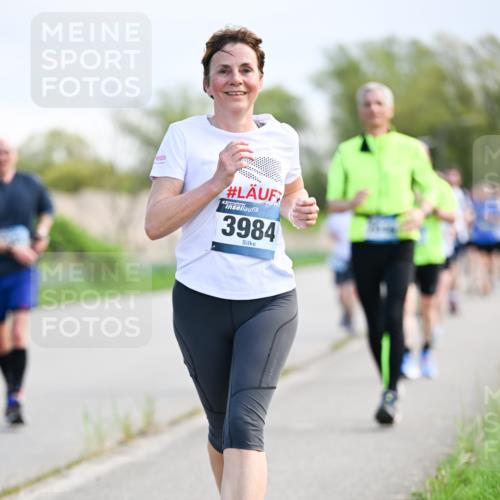 07.04.2024 - 43. Internationalen Wilhelmsburger Insellauf Dr. Thomas Lammeyer http://msf.ph/oto/6049537 07.04.2024 11:15:10 Laufen 43, 3984 meine-sportfotos.de