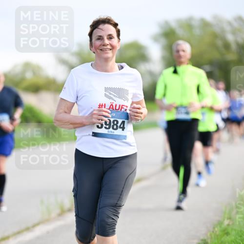 07.04.2024 - 43. Internationalen Wilhelmsburger Insellauf Dr. Thomas Lammeyer http://msf.ph/oto/6049538 07.04.2024 11:15:10 Laufen 5984 meine-sportfotos.de