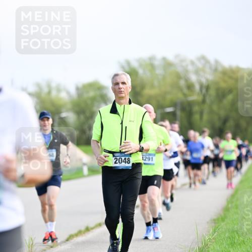 07.04.2024 - 43. Internationalen Wilhelmsburger Insellauf Dr. Thomas Lammeyer http://msf.ph/oto/6049542 07.04.2024 11:15:10 Laufen 668, 2048, 1291 meine-sportfotos.de
