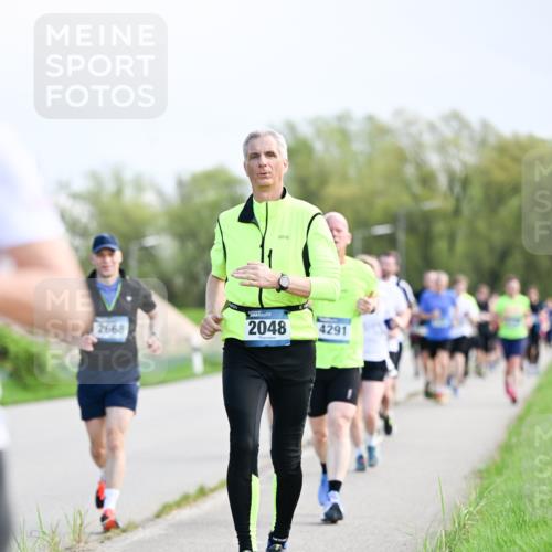 07.04.2024 - 43. Internationalen Wilhelmsburger Insellauf Dr. Thomas Lammeyer http://msf.ph/oto/6049543 07.04.2024 11:15:11 Laufen 2668, 2048, 4291 meine-sportfotos.de