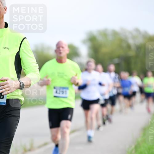 07.04.2024 - 43. Internationalen Wilhelmsburger Insellauf Dr. Thomas Lammeyer http://msf.ph/oto/6049555 07.04.2024 11:15:13 Laufen  meine-sportfotos.de