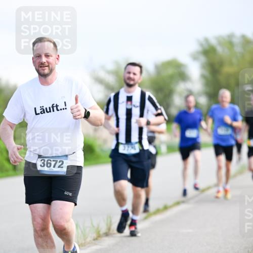 07.04.2024 - 43. Internationalen Wilhelmsburger Insellauf Dr. Thomas Lammeyer http://msf.ph/oto/6049581 07.04.2024 11:15:17 Laufen 3672 meine-sportfotos.de