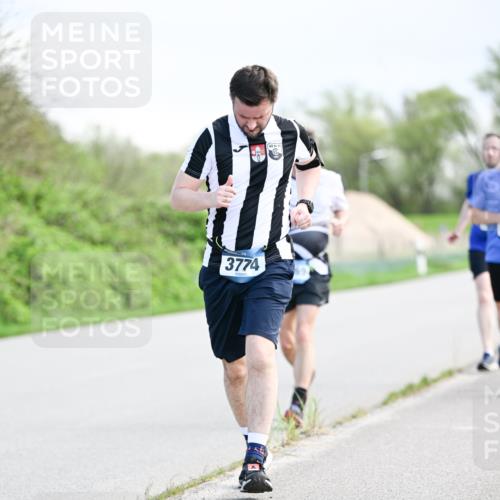 07.04.2024 - 43. Internationalen Wilhelmsburger Insellauf Dr. Thomas Lammeyer http://msf.ph/oto/6049588 07.04.2024 11:15:18 Laufen 3774 meine-sportfotos.de