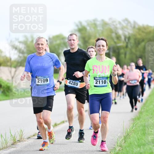 07.04.2024 - 43. Internationalen Wilhelmsburger Insellauf Dr. Thomas Lammeyer http://msf.ph/oto/6049599 07.04.2024 11:15:20 Laufen 2109, 4289, 2110 meine-sportfotos.de