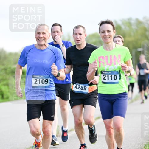 07.04.2024 - 43. Internationalen Wilhelmsburger Insellauf Dr. Thomas Lammeyer http://msf.ph/oto/6049604 07.04.2024 11:15:21 Laufen 2109, 4289, 2110 meine-sportfotos.de
