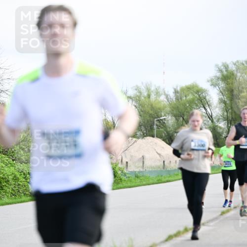 07.04.2024 - 43. Internationalen Wilhelmsburger Insellauf Dr. Thomas Lammeyer http://msf.ph/oto/6049614 07.04.2024 11:15:24 Laufen 3822 meine-sportfotos.de