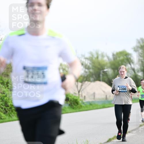 07.04.2024 - 43. Internationalen Wilhelmsburger Insellauf Dr. Thomas Lammeyer http://msf.ph/oto/6049615 07.04.2024 11:15:24 Laufen 3300 meine-sportfotos.de
