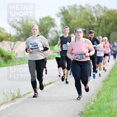 07.04.2024 - 43. Internationalen Wilhelmsburger Insellauf Dr. Thomas Lammeyer http://msf.ph/oto/6049619 07.04.2024 11:15:25 Laufen 3300, 4203, 198 meine-sportfotos.de