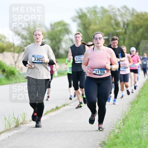07.04.2024 - 43. Internationalen Wilhelmsburger Insellauf Dr. Thomas Lammeyer http://msf.ph/oto/6049622 07.04.2024 11:15:26 Laufen 330, 420, 3198 meine-sportfotos.de