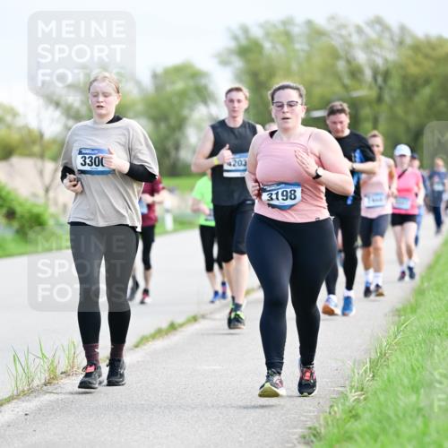 07.04.2024 - 43. Internationalen Wilhelmsburger Insellauf Dr. Thomas Lammeyer http://msf.ph/oto/6049623 07.04.2024 11:15:26 Laufen 3300, 4203, 3198 meine-sportfotos.de
