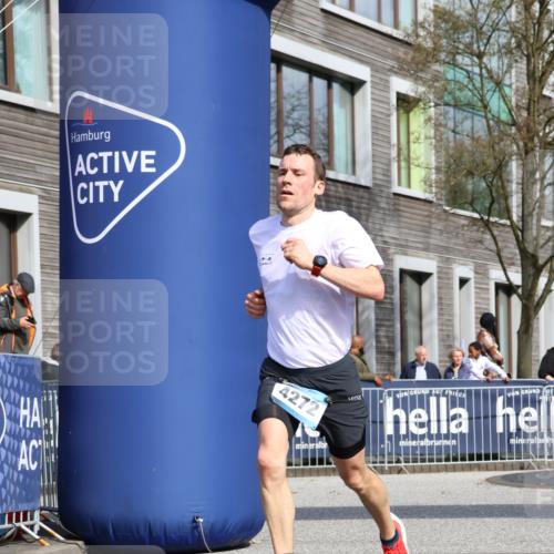 07.04.2024 - 43. Internationalen Wilhelmsburger Insellauf Strokosch-Dieckow http://msf.ph/oto/6049633 07.04.2024 11:18:28 Ziel 2372, 4272 meine-sportfotos.de