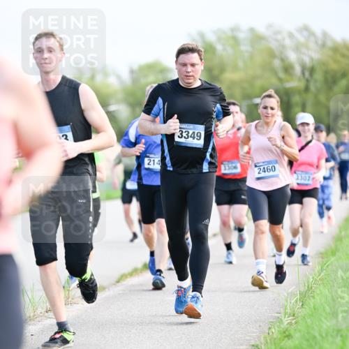 07.04.2024 - 43. Internationalen Wilhelmsburger Insellauf Dr. Thomas Lammeyer http://msf.ph/oto/6049639 07.04.2024 11:15:29 Laufen 214, 3349, 1306, 2460, 3307 meine-sportfotos.de