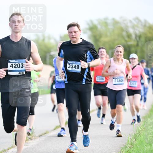 07.04.2024 - 43. Internationalen Wilhelmsburger Insellauf Dr. Thomas Lammeyer http://msf.ph/oto/6049642 07.04.2024 11:15:29 Laufen 4203, 4203, 3349, 2460 meine-sportfotos.de