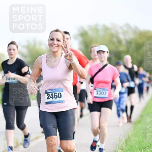 07.04.2024 - 43. Internationalen Wilhelmsburger Insellauf Dr. Thomas Lammeyer http://msf.ph/oto/6049654 07.04.2024 11:15:32 Laufen 2460, 3307 meine-sportfotos.de