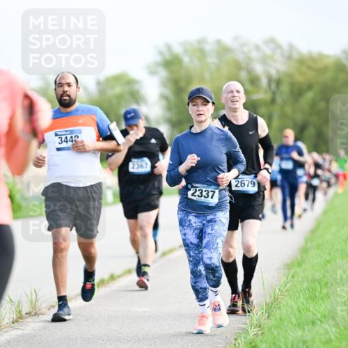 07.04.2024 - 43. Internationalen Wilhelmsburger Insellauf Dr. Thomas Lammeyer http://msf.ph/oto/6049669 07.04.2024 11:15:34 Laufen 3442, 2367, 2337, 2679 meine-sportfotos.de