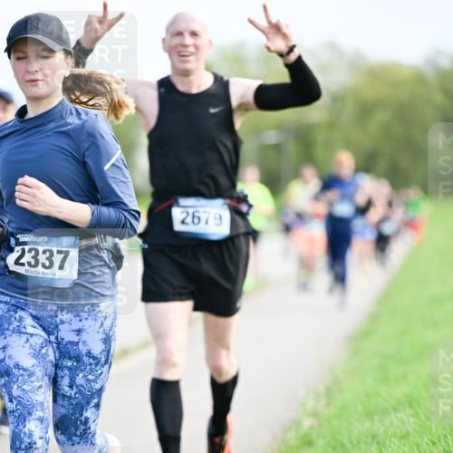 07.04.2024 - 43. Internationalen Wilhelmsburger Insellauf Dr. Thomas Lammeyer http://msf.ph/oto/6049680 07.04.2024 11:15:36 Laufen 2337, 2679 meine-sportfotos.de