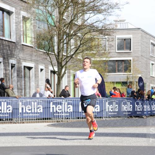07.04.2024 - 43. Internationalen Wilhelmsburger Insellauf Strokosch-Dieckow http://msf.ph/oto/6049682 07.04.2024 11:18:27 Ziel 2372, 4272 meine-sportfotos.de