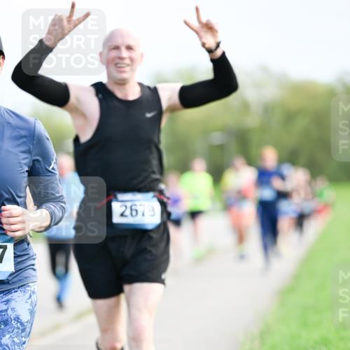 07.04.2024 - 43. Internationalen Wilhelmsburger Insellauf Dr. Thomas Lammeyer http://msf.ph/oto/6049684 07.04.2024 11:15:37 Laufen 7, 2679 meine-sportfotos.de