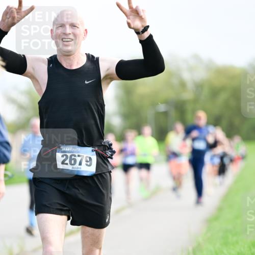 07.04.2024 - 43. Internationalen Wilhelmsburger Insellauf Dr. Thomas Lammeyer http://msf.ph/oto/6049686 07.04.2024 11:15:37 Laufen 2679 meine-sportfotos.de