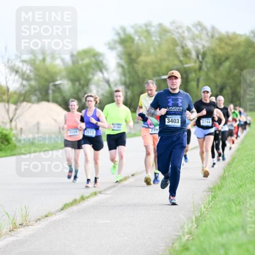 07.04.2024 - 43. Internationalen Wilhelmsburger Insellauf Dr. Thomas Lammeyer http://msf.ph/oto/6049697 07.04.2024 11:15:40 Laufen 3160, 2511, 249, 3403, 3744 meine-sportfotos.de