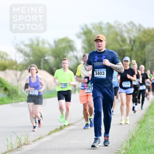 07.04.2024 - 43. Internationalen Wilhelmsburger Insellauf Dr. Thomas Lammeyer http://msf.ph/oto/6049708 07.04.2024 11:15:42 Laufen 2511, 3403, 3744 meine-sportfotos.de