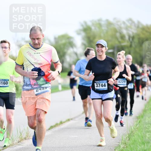07.04.2024 - 43. Internationalen Wilhelmsburger Insellauf Dr. Thomas Lammeyer http://msf.ph/oto/6049720 07.04.2024 11:15:45 Laufen 3160, 2018, 2457, 3744, 4229 meine-sportfotos.de