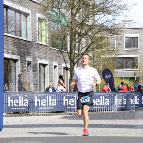 07.04.2024 - 43. Internationalen Wilhelmsburger Insellauf Strokosch-Dieckow http://msf.ph/oto/6049724 07.04.2024 11:18:27 Ziel 2372, 4272 meine-sportfotos.de