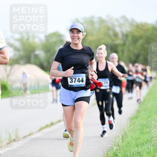 07.04.2024 - 43. Internationalen Wilhelmsburger Insellauf Dr. Thomas Lammeyer http://msf.ph/oto/6049726 07.04.2024 11:15:46 Laufen 3744 meine-sportfotos.de