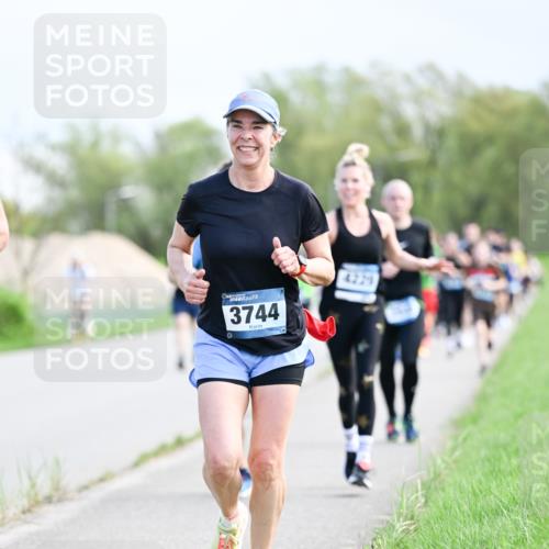 07.04.2024 - 43. Internationalen Wilhelmsburger Insellauf Dr. Thomas Lammeyer http://msf.ph/oto/6049727 07.04.2024 11:15:46 Laufen 3744, 4229 meine-sportfotos.de