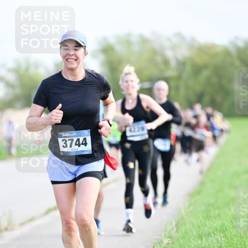 07.04.2024 - 43. Internationalen Wilhelmsburger Insellauf Dr. Thomas Lammeyer http://msf.ph/oto/6049731 07.04.2024 11:15:47 Laufen 43, 3744 meine-sportfotos.de