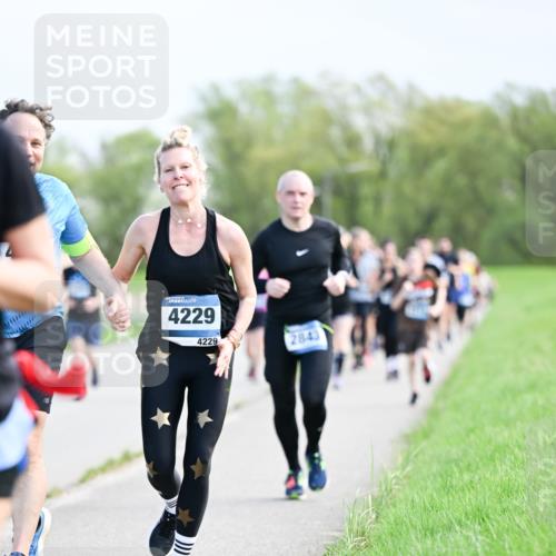 07.04.2024 - 43. Internationalen Wilhelmsburger Insellauf Dr. Thomas Lammeyer http://msf.ph/oto/6049735 07.04.2024 11:15:48 Laufen 4229, 4229, 2843 meine-sportfotos.de