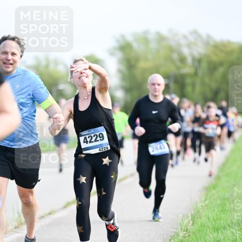 07.04.2024 - 43. Internationalen Wilhelmsburger Insellauf Dr. Thomas Lammeyer http://msf.ph/oto/6049737 07.04.2024 11:15:48 Laufen 4229, 4229, 2843 meine-sportfotos.de