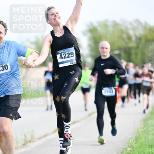 07.04.2024 - 43. Internationalen Wilhelmsburger Insellauf Dr. Thomas Lammeyer http://msf.ph/oto/6049739 07.04.2024 11:15:48 Laufen 30, 4229, 4229, 2843 meine-sportfotos.de