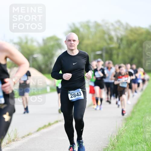 07.04.2024 - 43. Internationalen Wilhelmsburger Insellauf Dr. Thomas Lammeyer http://msf.ph/oto/6049743 07.04.2024 11:15:49 Laufen 2843 meine-sportfotos.de