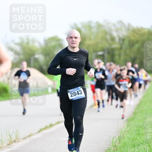 07.04.2024 - 43. Internationalen Wilhelmsburger Insellauf Dr. Thomas Lammeyer http://msf.ph/oto/6049744 07.04.2024 11:15:49 Laufen 2843 meine-sportfotos.de