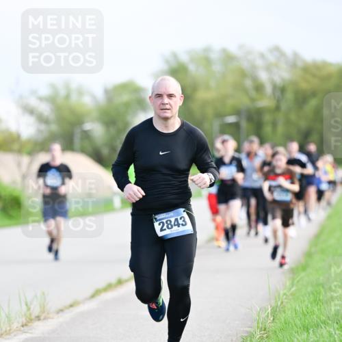 07.04.2024 - 43. Internationalen Wilhelmsburger Insellauf Dr. Thomas Lammeyer http://msf.ph/oto/6049745 07.04.2024 11:15:50 Laufen 2843 meine-sportfotos.de