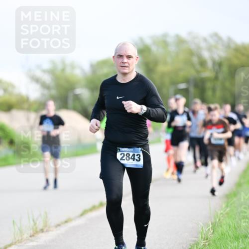 07.04.2024 - 43. Internationalen Wilhelmsburger Insellauf Dr. Thomas Lammeyer http://msf.ph/oto/6049746 07.04.2024 11:15:50 Laufen 2843 meine-sportfotos.de