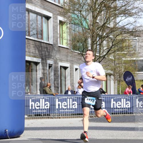 07.04.2024 - 43. Internationalen Wilhelmsburger Insellauf Strokosch-Dieckow http://msf.ph/oto/6049747 07.04.2024 11:18:28 Ziel 2372, 4272 meine-sportfotos.de