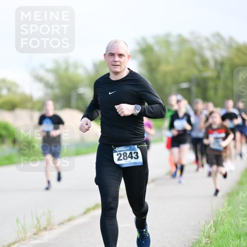 07.04.2024 - 43. Internationalen Wilhelmsburger Insellauf Dr. Thomas Lammeyer http://msf.ph/oto/6049748 07.04.2024 11:15:50 Laufen 2843 meine-sportfotos.de