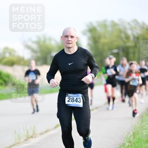 07.04.2024 - 43. Internationalen Wilhelmsburger Insellauf Dr. Thomas Lammeyer http://msf.ph/oto/6049749 07.04.2024 11:15:50 Laufen 2843 meine-sportfotos.de