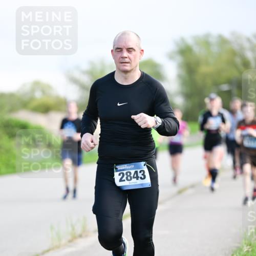 07.04.2024 - 43. Internationalen Wilhelmsburger Insellauf Dr. Thomas Lammeyer http://msf.ph/oto/6049752 07.04.2024 11:15:50 Laufen 2843 meine-sportfotos.de